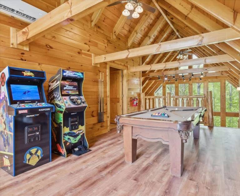 Looky Yonder Cabin by Beyond Expectations with Hot Tub — photo 3