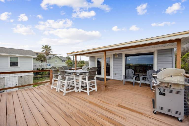 Spacious Beachfront Duplex - Top Floor - Dog Friendly 124 S Fletcher — photo 4