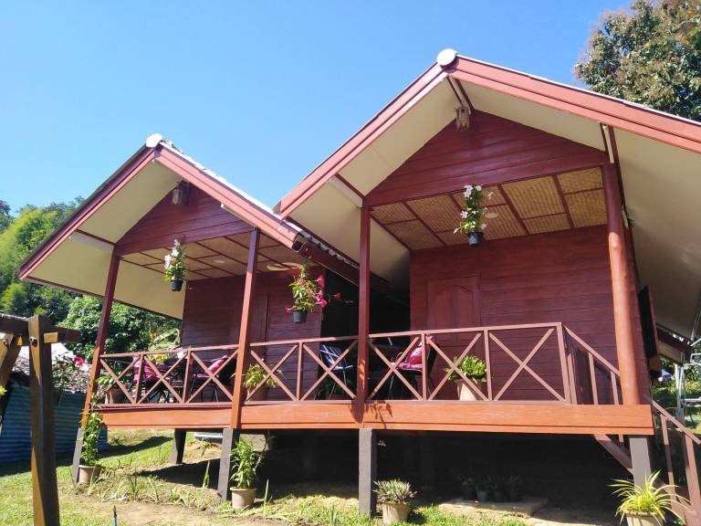Bungalow with barbeque & garden — photo 2