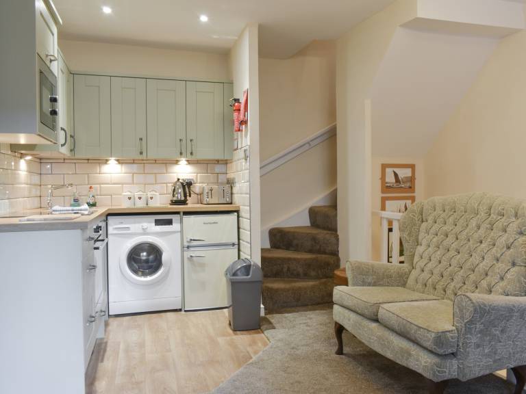Child-friendly lovely cottage | River view | Next to the beach | Pets are welcome — photo 3