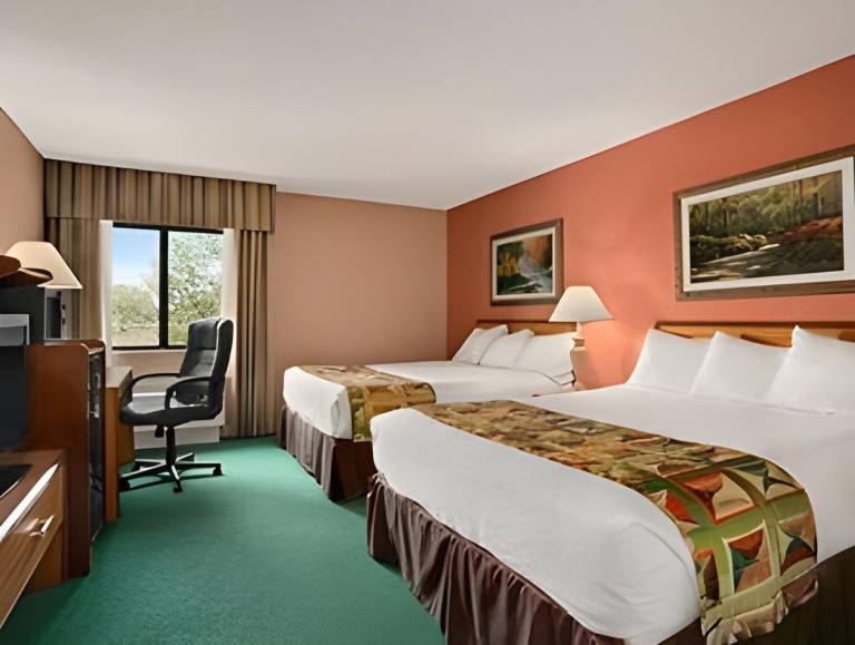 Baymont by Wyndham Sullivan in Sullivan, MO