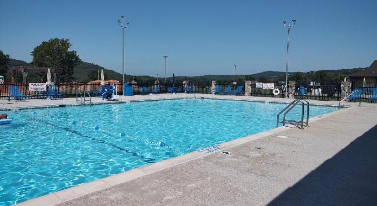 House with pool — photo 5