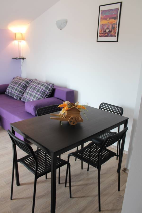 Apartment with patio | Pets are welcome — photo 2