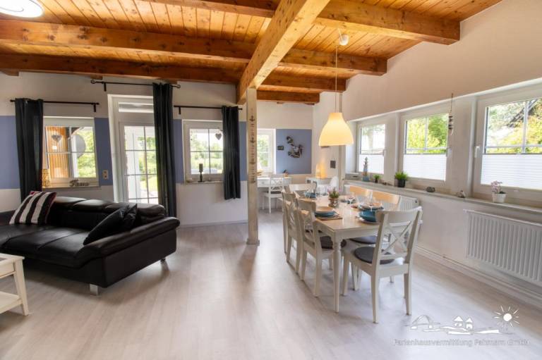 Family-friendly spacious vacation home with garden, terrace & grill | Pets are welcome — photo 3