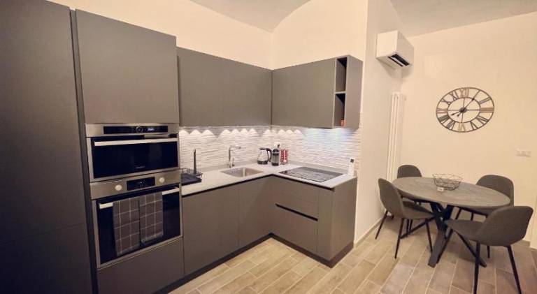 Rental apartment | Next to Two Towers — photo 2