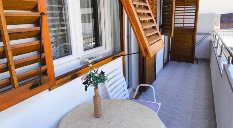 Apartment with patio | Next to the beach | Dogs allowed — photo 4
