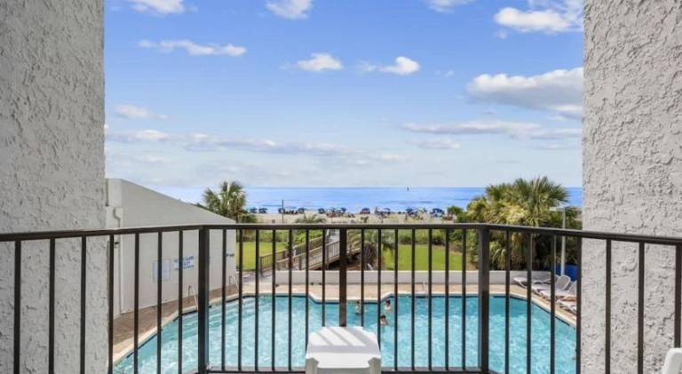 Vacation home with pool | Next to the beach | Pets allowed — photo 5