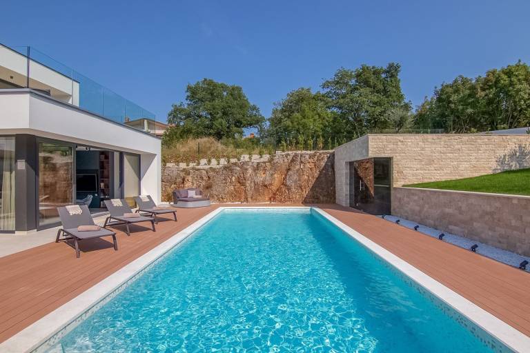 Villa with grill, garden & patio — photo 3