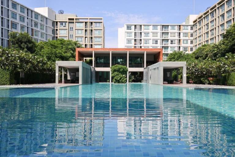 Condo  Su Thep