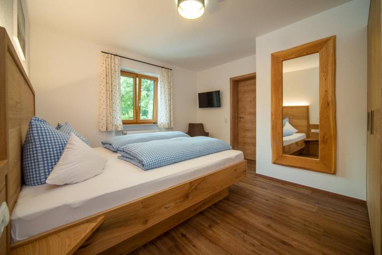 Doppelzimmer Toilette und Bad Dusche getrennt neuwertig
