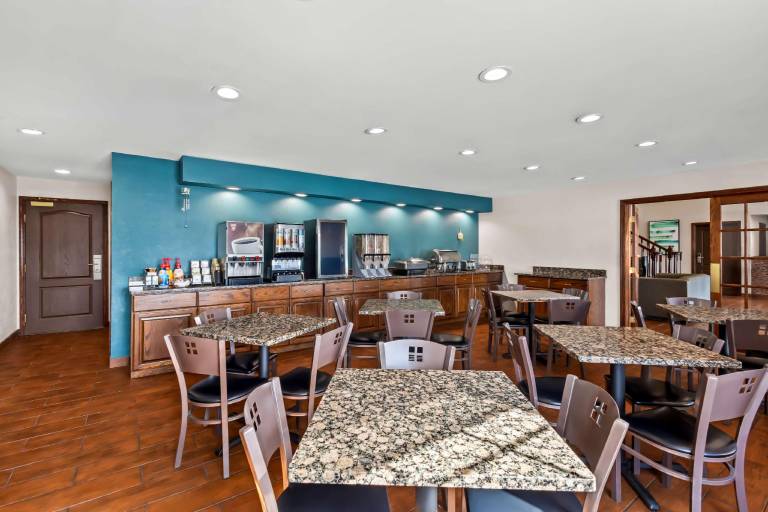 Best Western Fort Wayne Inn & Suites North — photo 4