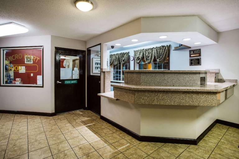 Ramada by Wyndham Sioux Falls — photo 3