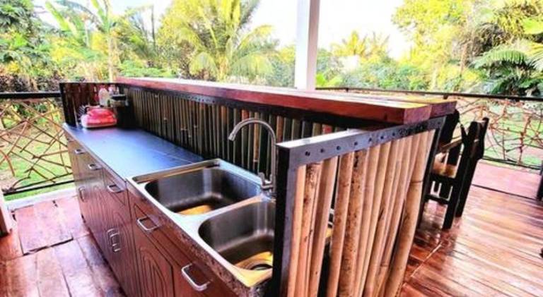 Villa with pool — photo 4