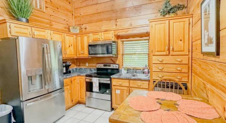 Nice vacation home with hot tub | Pets are welcome — photo 2