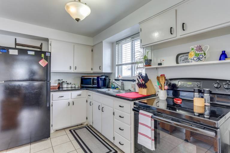 Dog-Friendly Denver Apartment w/ Shared Yard! — photo 2