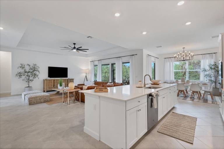 South Gulf Cove 3 Bedroom Private Home with Hot Tub