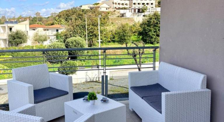 Nice apartment with pool, yard & patio | Close to the beach | Dogs allowed — photo 4