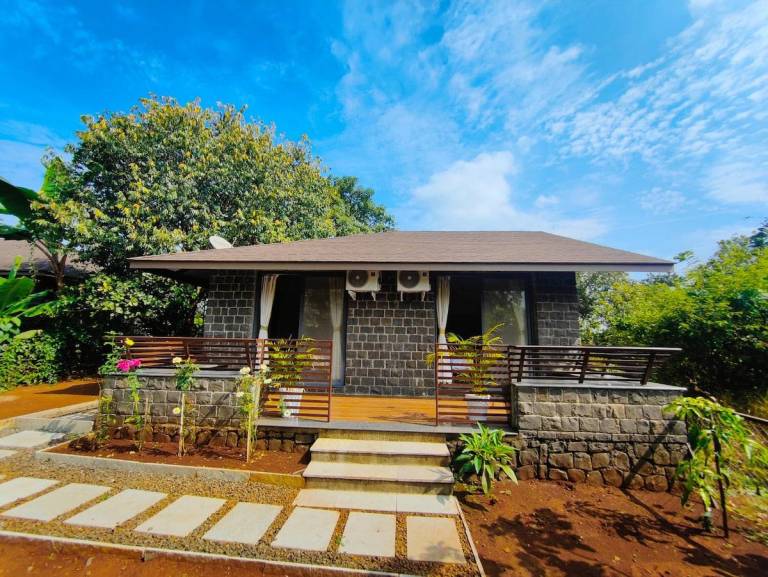 Bungalow Bhatghar Dam