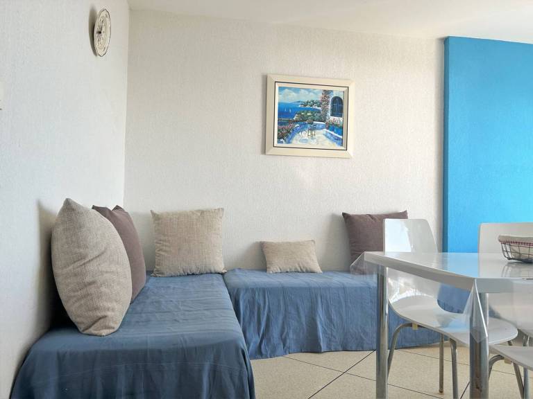 Studio with 1 room for 3 persons — photo 3