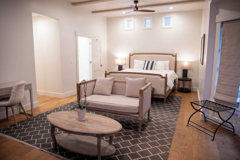 Bed and breakfast  Oakville