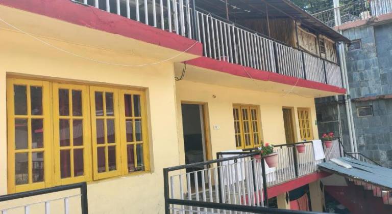 House with patio in Dharamshala
