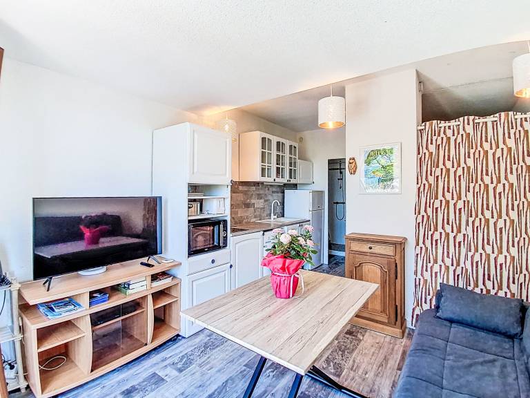 Apartment with terrace & yard | Beach nearby | Pet-friendly — photo 3