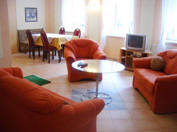 Rental apartment with BBQ, terrace & garden — photo 5