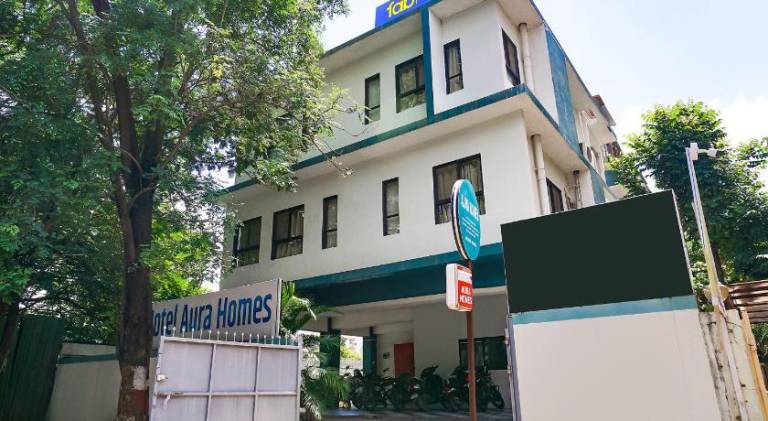 OYO Home 76897 Aura Homes Stay