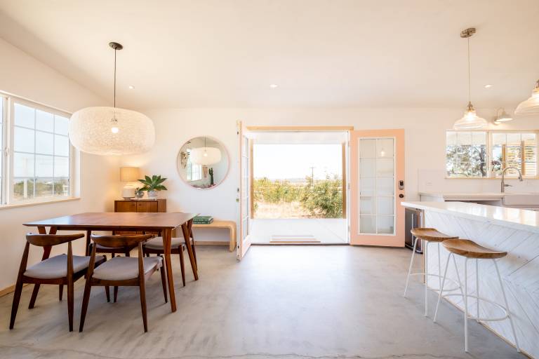 Flamingo Ranch With a Dreamy Desert Design & Hot Tub — photo 4