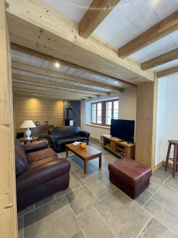 Chalet with sauna, garden & barbeque | Garden view — photo 3