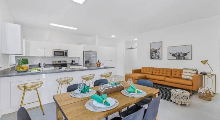 Up to 16 guests! Modern house near Wynwood in Miami, FL