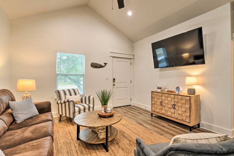 4 Mi to Boat Ramp: Charming Rockport Home — photo 2