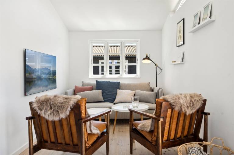 Vacation home with patio, BBQ & yard | Pets are welcome — photo 4