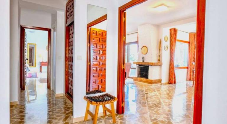 Fully equipped beautiful villa with hot tub, private pool & terrace | Suitable for remote work | Pets are welcome — photo 5