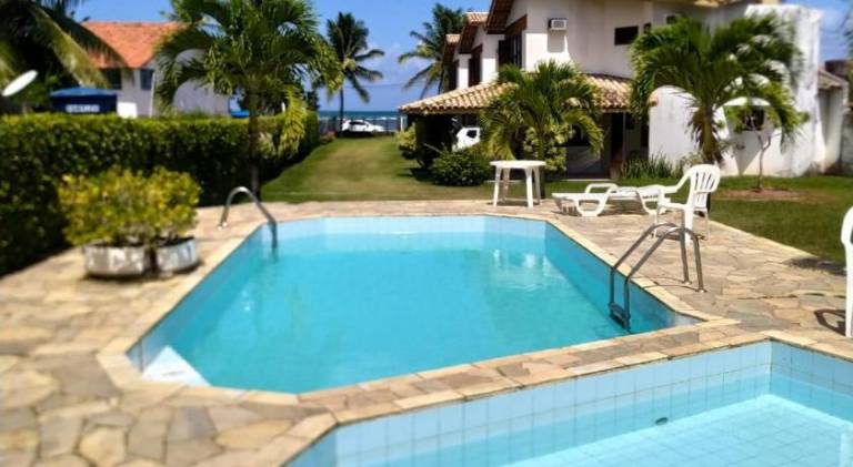 House with pool — photo 3