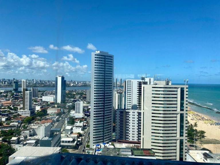 HY Beach Flats in Recife