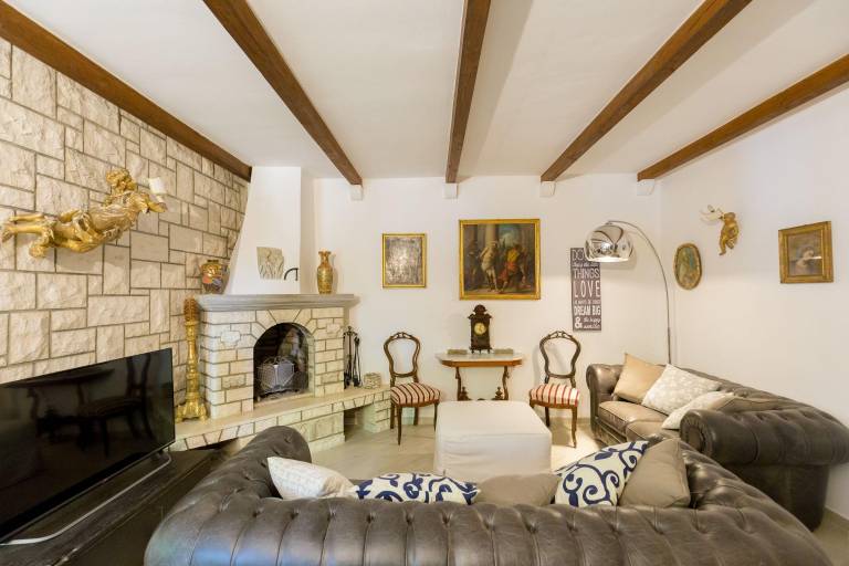 Spacious villa with pool, yard & patio | City view | Pet-friendly — photo 2