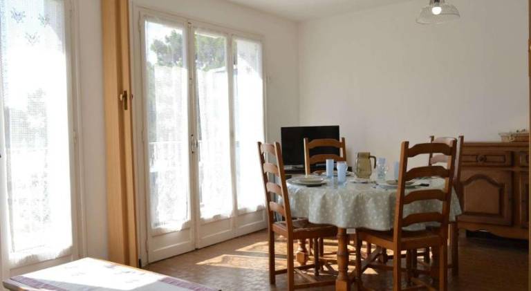 Apartment with 1 room for 5 persons — photo 3