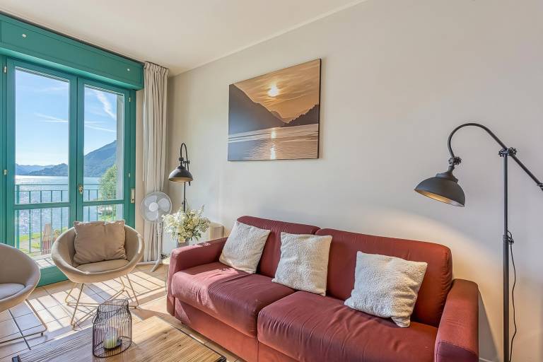 Holiday apartment with patio | Lake view — photo 3