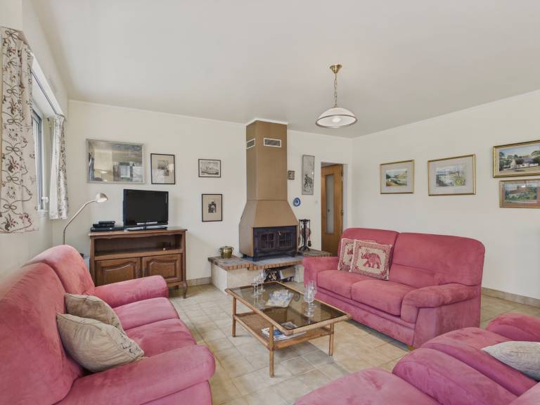 Vacation home with patio, garden & barbeque in Quimper