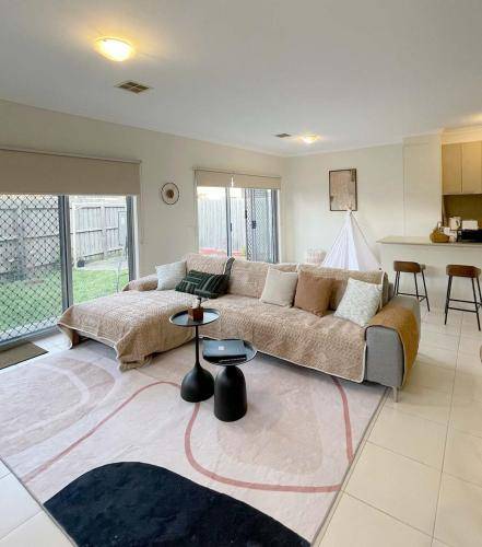 Special offer Jap inspired stay with Lakeside view Room OR Entire House