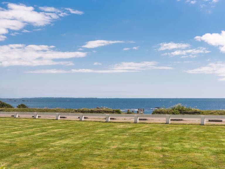 Rental apartment with garden & patio | Sea view — photo 3