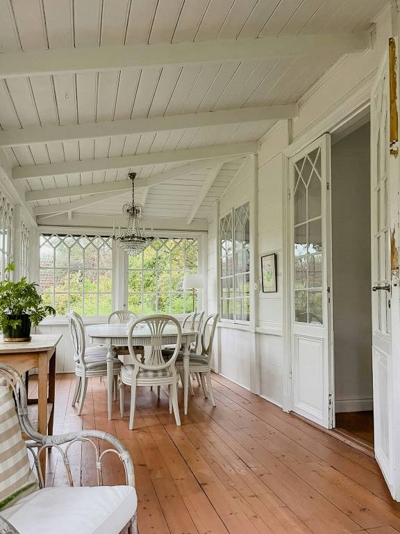 Vacation home with terrace & yard — photo 3