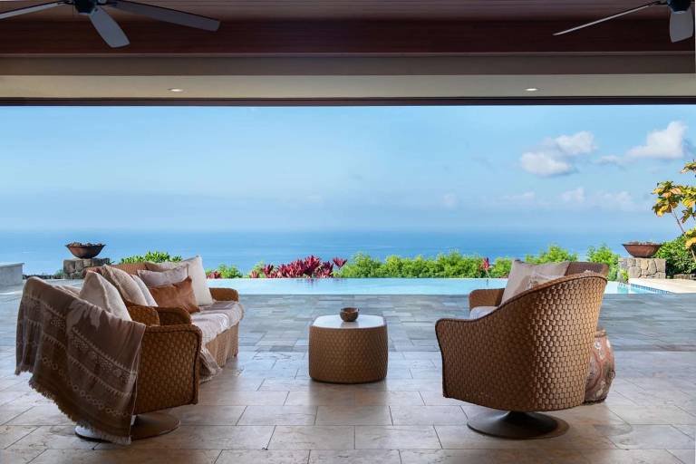 Exclusive 2.5-Acre Luxury Estate with Infinity Pool & Panoramic Coastal Views — photo 5