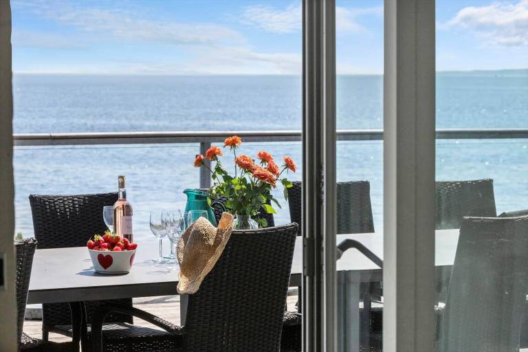 Family-friendly vacation home with terrace, pool & jacuzzi | Sea view | Dogs allowed — photo 3