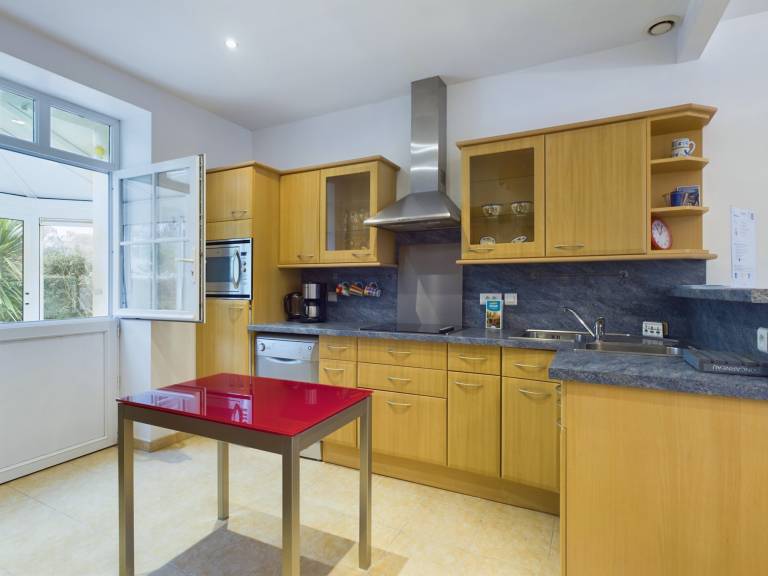 Charming house with yard, grill & terrace | Next to the beach | Pets are welcome — photo 3