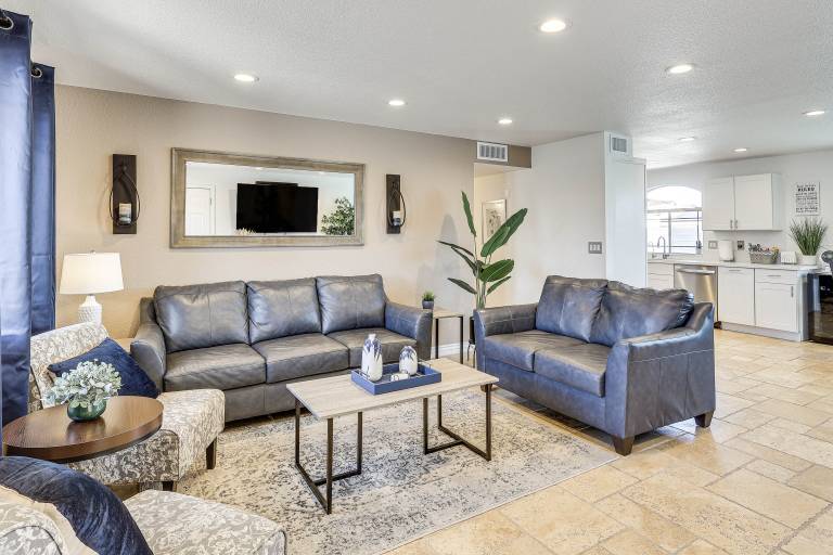 5 Mi to Lake Havasu: Family Home w/ Fenced Yard! — photo 4
