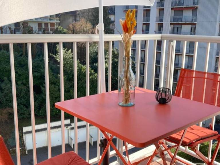 Bright large studio with balcony and WiFi, residence with pool — photo 5