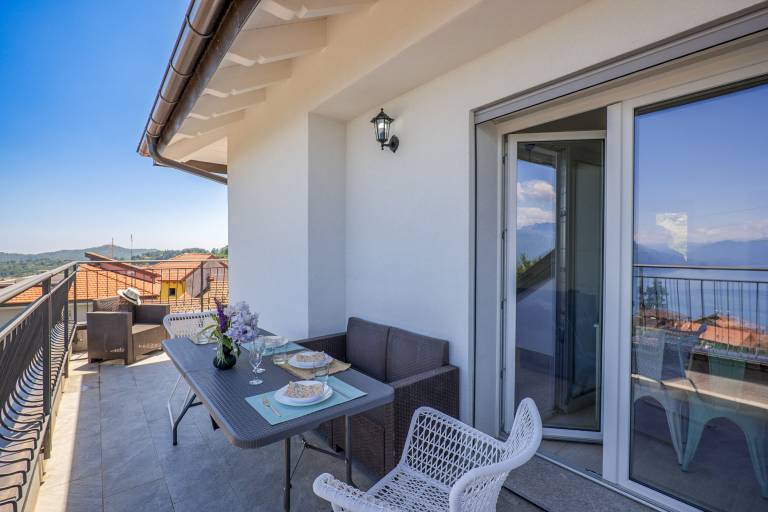 Fully equipped beautiful apartment with jacuzzi & yard | Garden view | Pets are welcome — photo 5