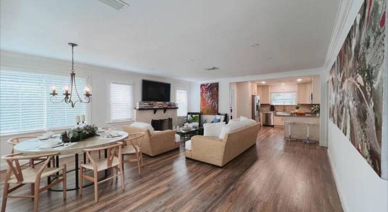 Pleasant house | Dogs allowed in West Palm Beach, FL